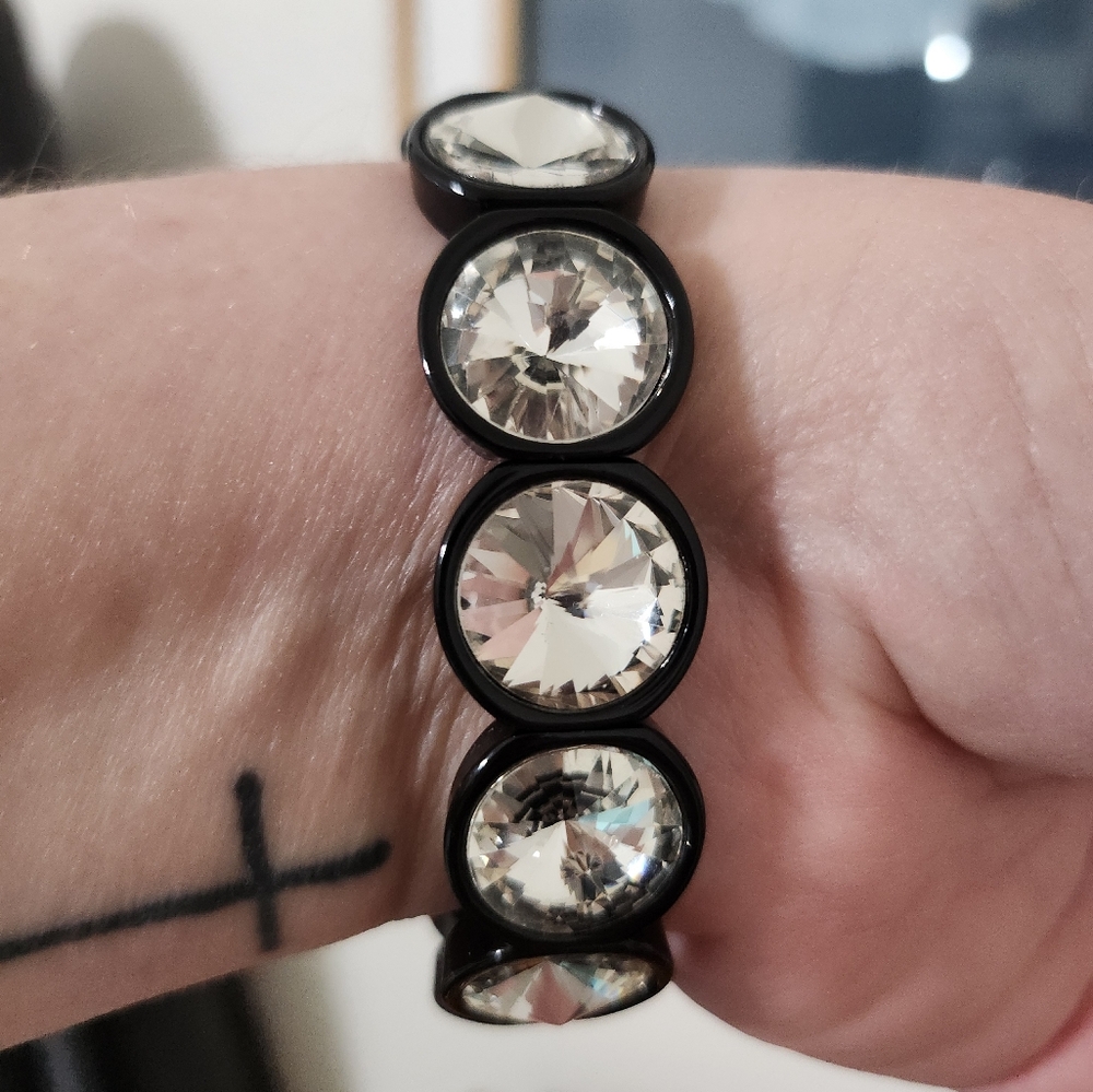 Plunder Design Black Elastic Bracelet with Crystals around it. Excellent Conditi